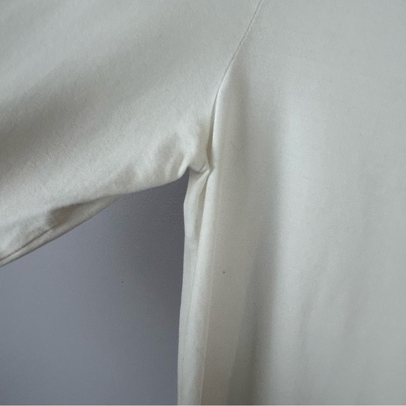 Lilly Pulitzer White Blouse with Three-Quarter Sleeves Size Small - Picture 4 of 10